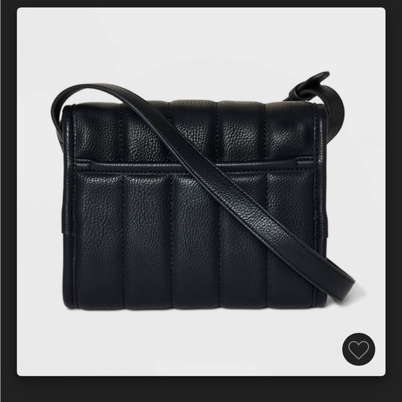 Buckle Flap Crossbody Bag - Universal
Thread™ Black - Picture 2 of 4